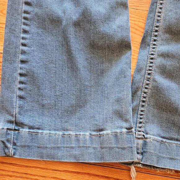 Kimes Ranch Lola 8/30 - Picture 5 of 7